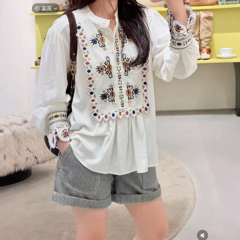 French-style niche 2026 early autumn new model pullover round-neck shirt with petal-shaped cuffs and colorful embroidered patterns for women French-style niche 2026 early autumn new model pullover round-neck shirt with petal-shaped cuffs and colorful embroidered patterns for women