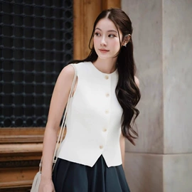 女式羊毛衫;女式毛呢外套;连衣裙