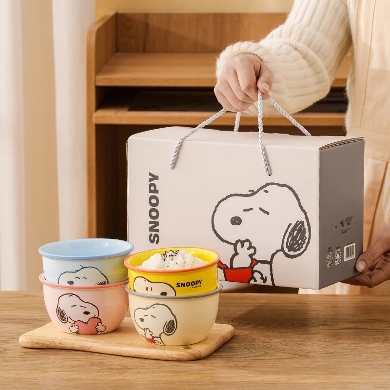Snoopy Ceramic Rice Bowl Inicio Dibujos animados Cuenco Juego de alto valor Caja de regalo Vajilla Regalo