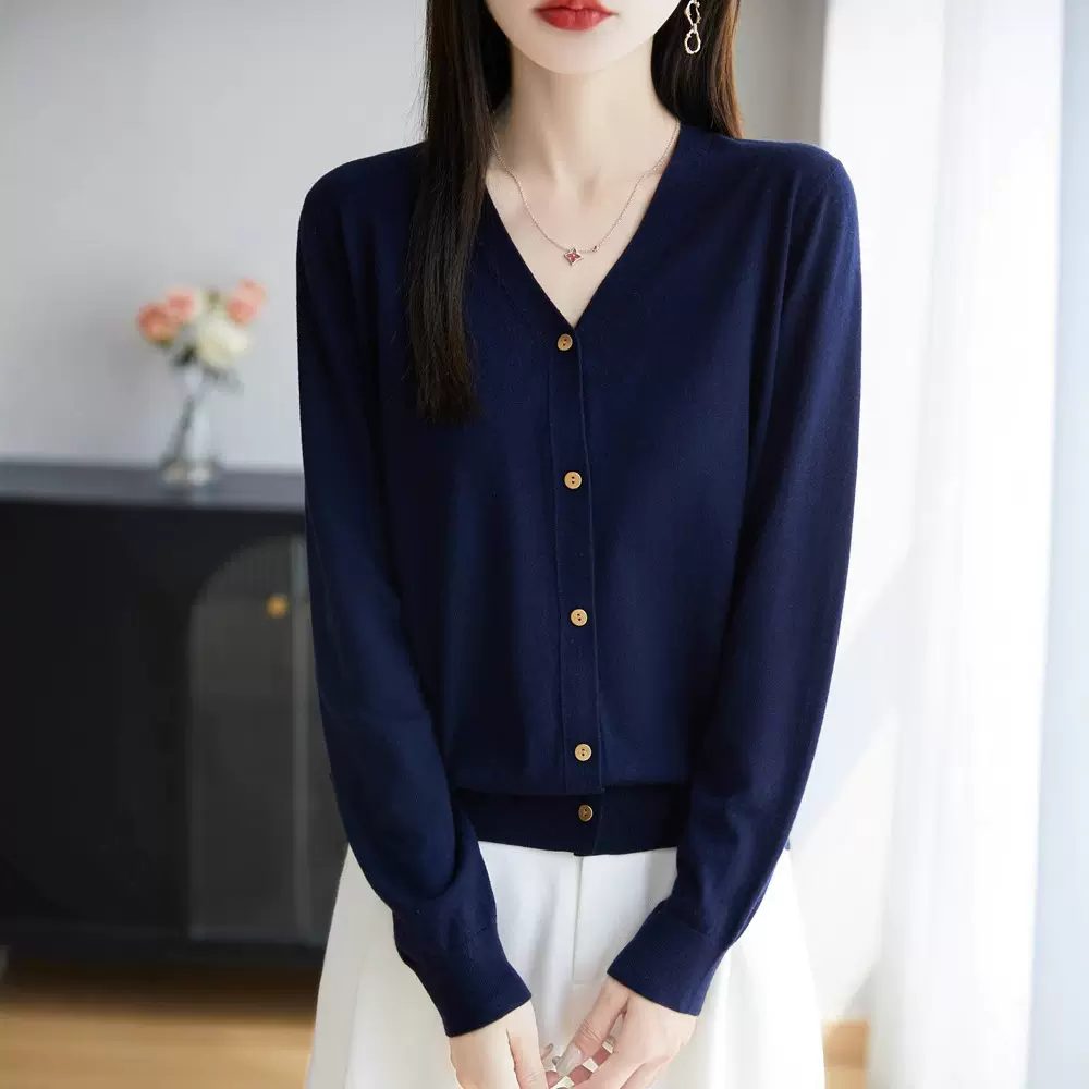 宽松V领毛衣小香风外搭厂家批发女士针织开衫春新款精纺羊毛外套