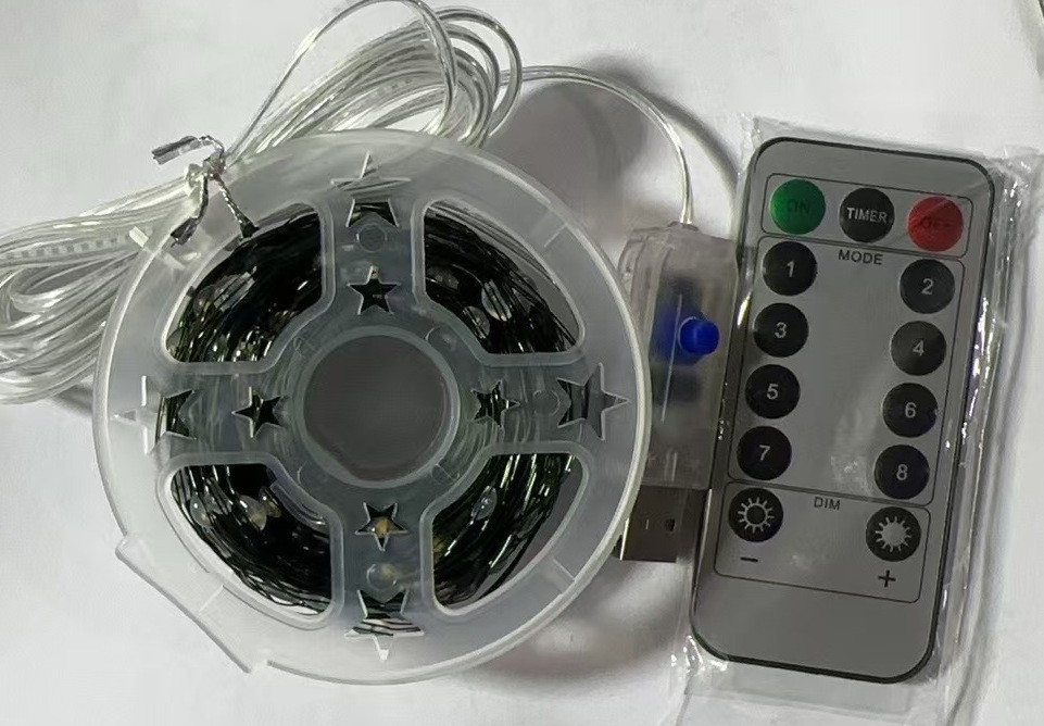 Lámpara de árbol de Navidad LED transfronteriza Lámpara verde Lámpara de cobre Lámpara de gypsophila Lámpara de ratán navideño Lámpara de estrella