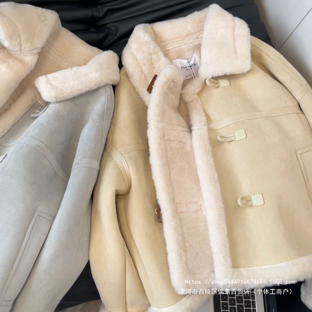皮毛一体仿麂皮绒外套女冬季复古立领牛角扣加厚减龄毛毛机车服