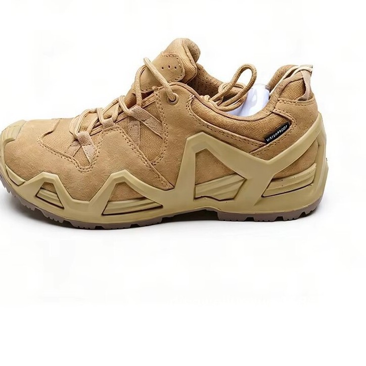Outdoor tactical hiking boots, MK2 model, featuring a non-slip and wear-resistant outsole, made with cowhide and featuring an injection-molded sole, and offering breathability, suitable for desert environments