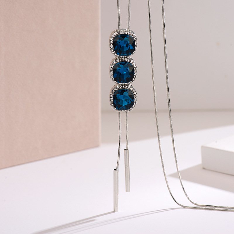 Otoño e invierno Cadena de suéter de cristal de alta gama de alto grado de las mujeres todo partido Cadena de suéter largo luz accesorios de moda de lujo al por mayor image 4