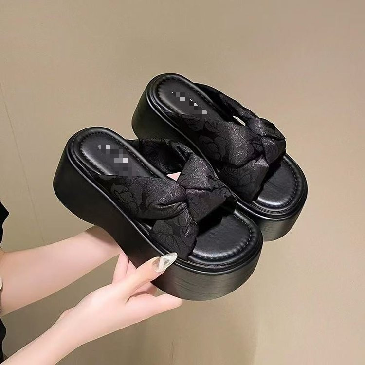 Aumentar la altura de las zapatillas de la mujer 2026 verano nuevo fondo grueso muffin fondo zapatillas de playa de tacones altos image 3