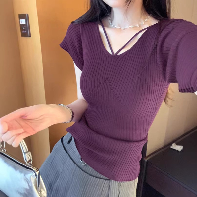 Pure Desire Hot Girl V-Neck Short Sleeve Slim Knit Top for Women, Summer 2026 New Style, Elegant Tight-Fitting Slimming Collarbone Top Pure Desire Hot Girl V-Neck Short Sleeve Slim Knit Top for Women, Summer 2026 New Style, Elegant Tight-Fitting Slimming Collarbone Top