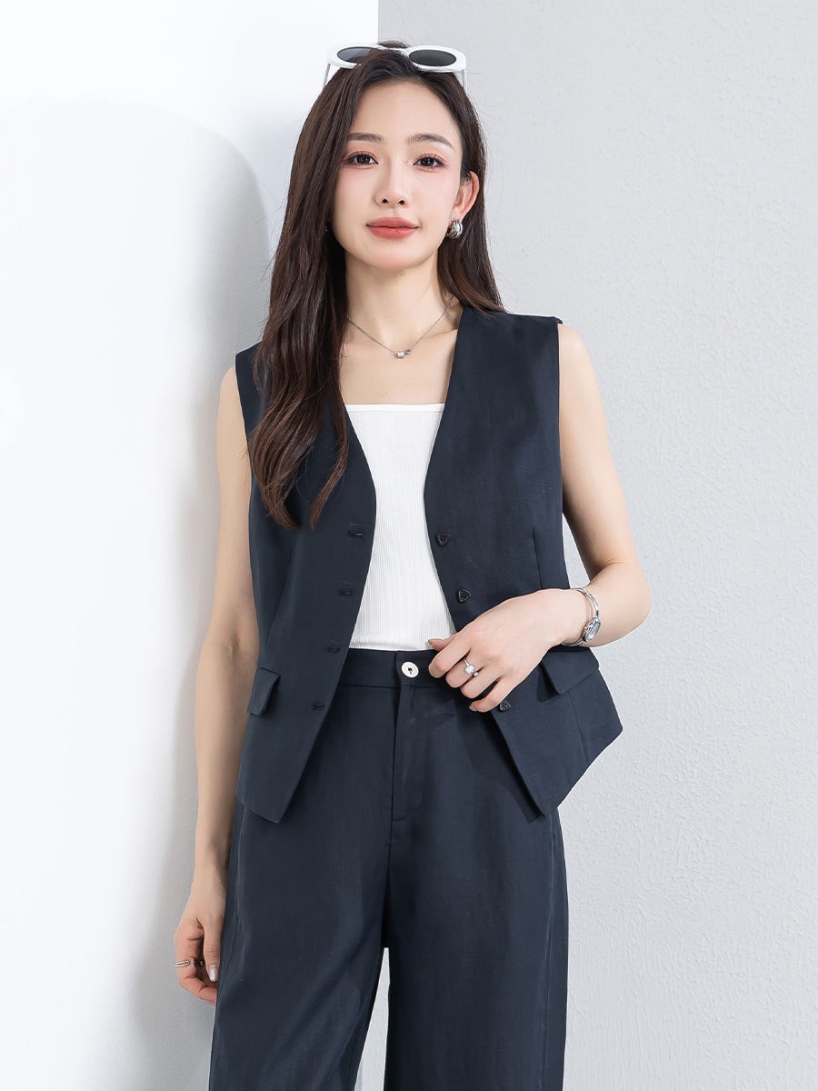 Áo vest gile nữ cổ chữ V chất liệu linen phối sợi Tencel, dáng suông nhẹ, thích hợp mặc ngoài đi làm — Áo gi lê - 65308 Mochamus