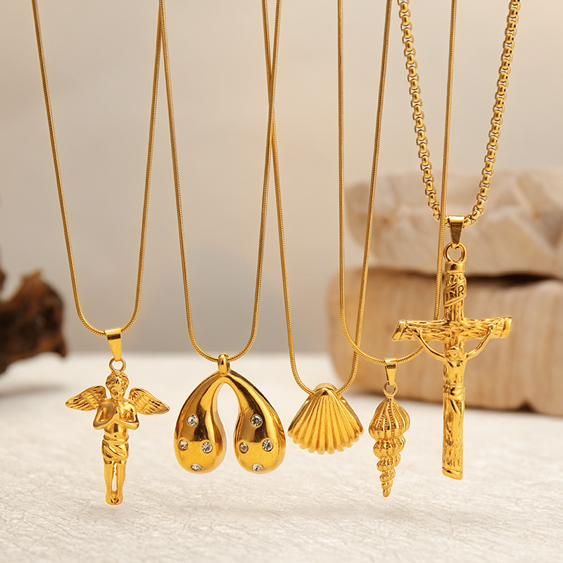 亚马逊热销时尚个性天使翅膀吊坠项链钛钢18k真金十字架项链批发