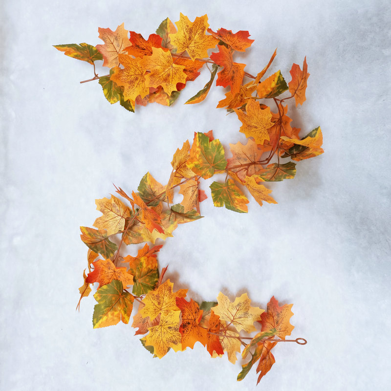 万圣节挂饰秋色仿真枫叶发光藤条圣诞感恩节景区家居装饰壁挂批发