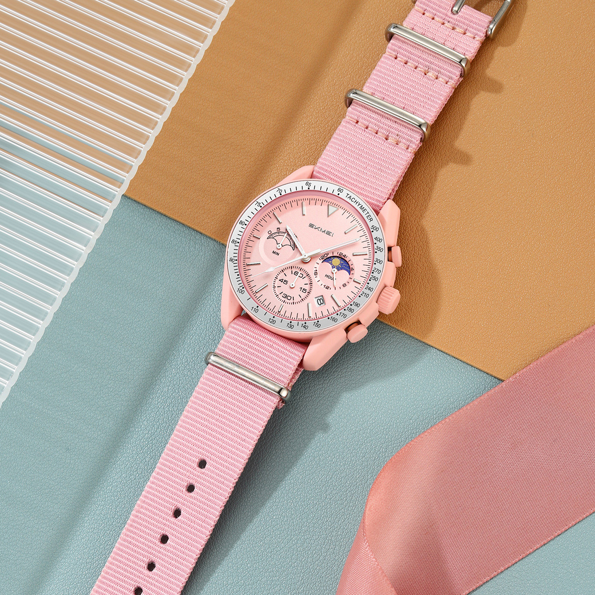 Momento de belleza para hombres y mujeres cronógrafo multifuncional reloj de cuarzo nylon con luz nocturna reloj deportivo impermeable al por mayor de puntos transfronterizos