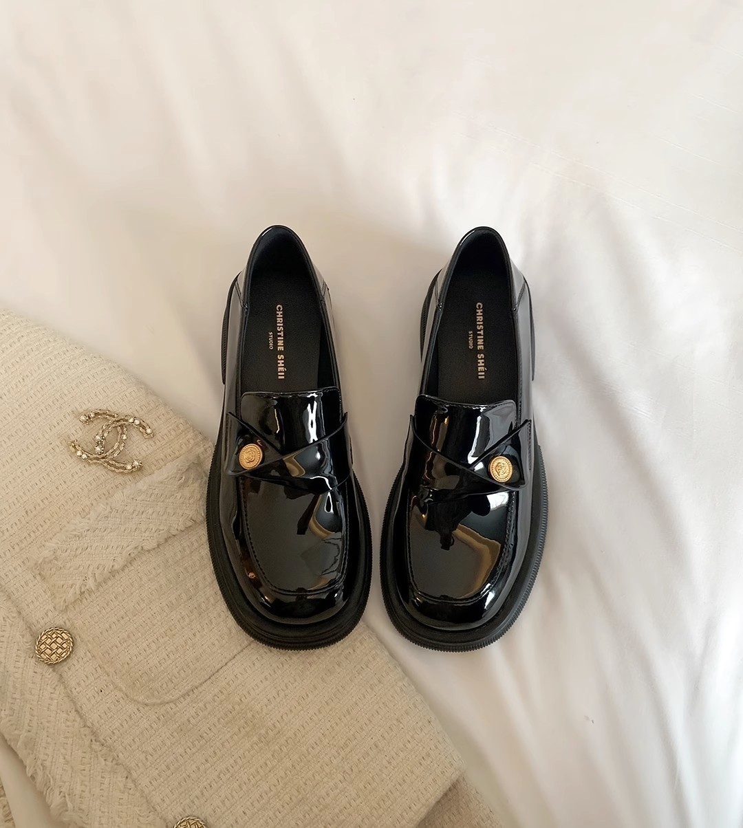 블랙 플러스 벨벳(페이턴트 가죽 표면)