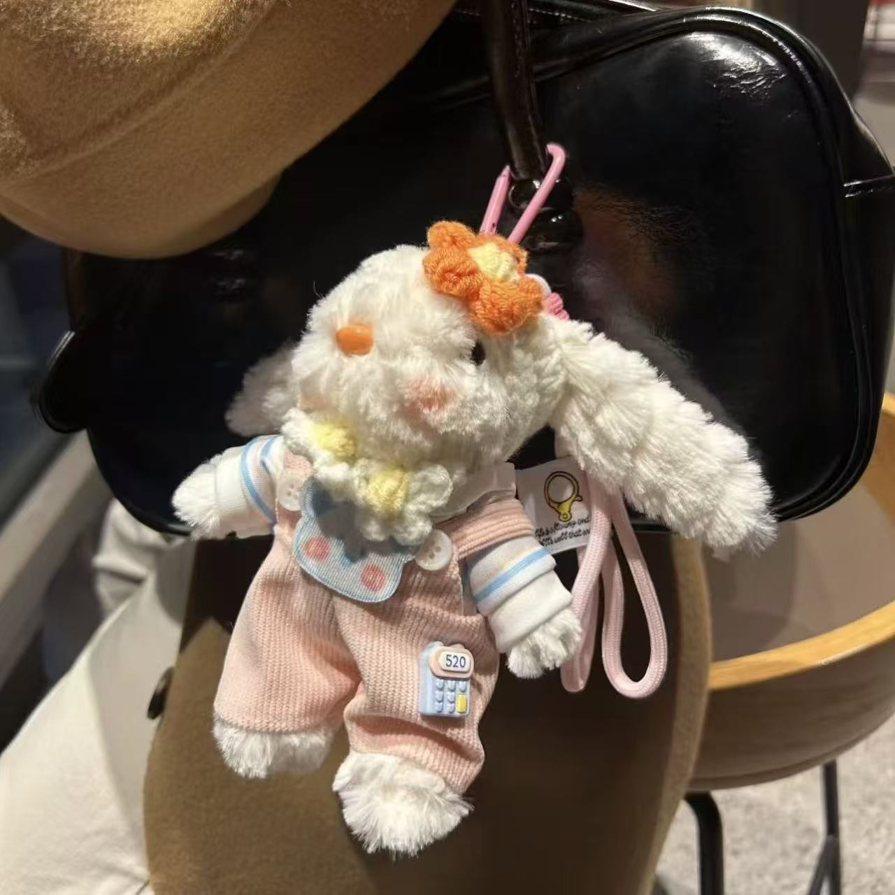 핑크 멜빵 토끼 (핸드 스트랩 스타일)