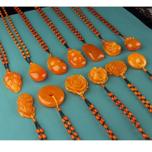 Old beeswax sweater chain 10 yuan model red women's beeswax sweater chain beeswax shape necklace