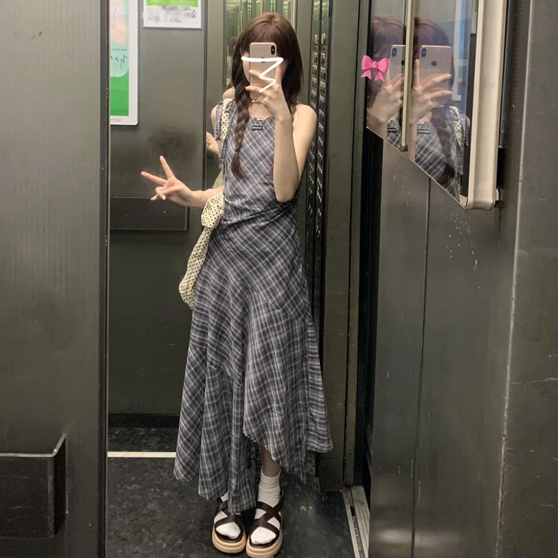 格子挂脖无袖背心连衣裙子女夏季2025新款小个子高级感不规则长裙|undefined