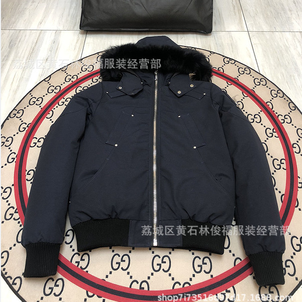 3Q フォックスファー 2025 ウィンターゴールドシザーダウンジャケット 03 スタイル女性 02 スタイル男性カップルスタイルカナダ男性と女性のジャケット