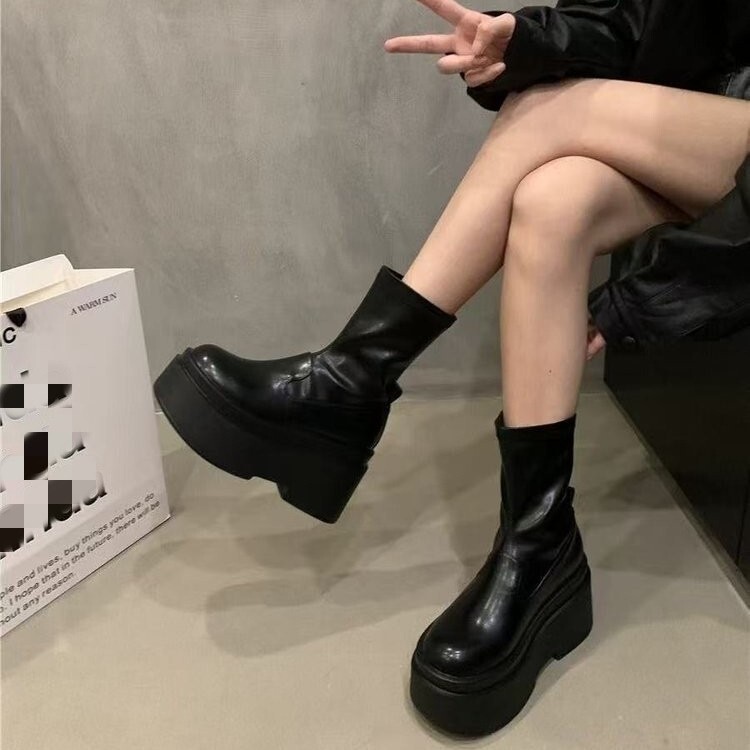 Thick-soled, height-increasing ankle boots for petite women, 2026 autumn/winter new collection, platform-soled Martin boots, French-style slim-fit boots, short boots Thick-soled, height-increasing ankle boots for petite women, 2026 autumn/winter new collection, platform-soled Martin boots, French-style slim-fit boots, short boots