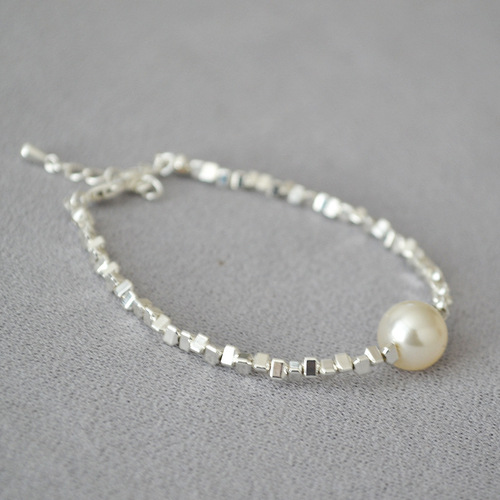 Xiaohongshu internet celebrity style Japanese and Korean niche light luxury texture irregular sparkling broken silver pearl simple temperament bracelet