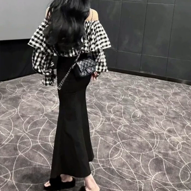 Костюм-юбка (жен.) клетчатый открытые плечи и рыбья юбка, в стиле Chanel, эффект подъёма