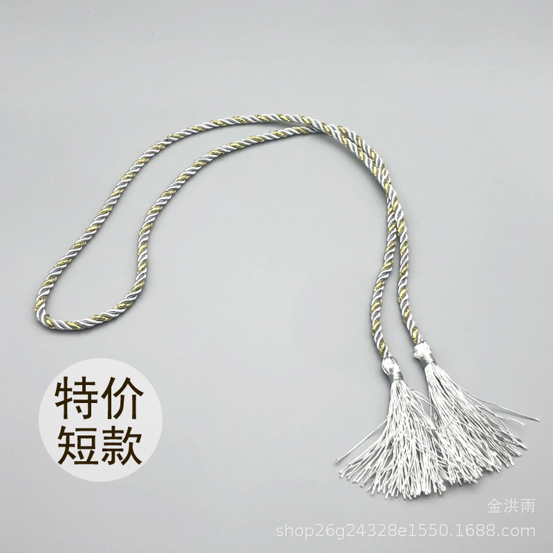 メーカーはカーテンを販売しています。