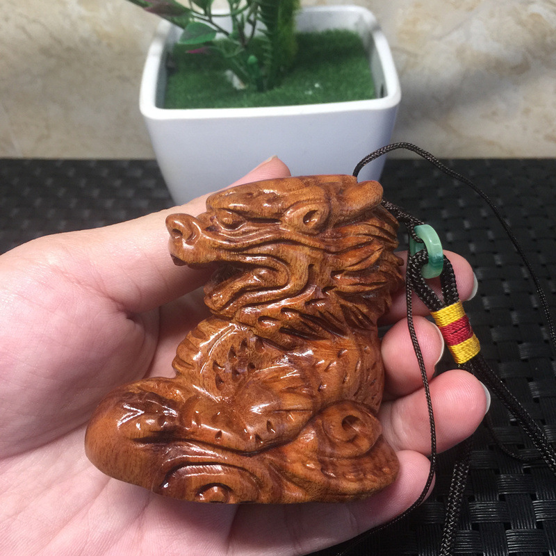 ラオスの黄花梨の木の彫刻のハンドルの木の工芸品の小さい置物の実木の彫刻は贈り物の小さい部品を遊びます。|undefined