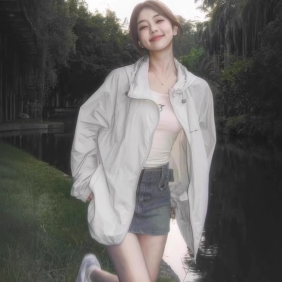 Супер красивая серая солнцезащитная одежда для женщин, новинка 2024 года, летняя свободная и универсальная тонкая уличная солнцезащитная одежда с капюшоном, куртка