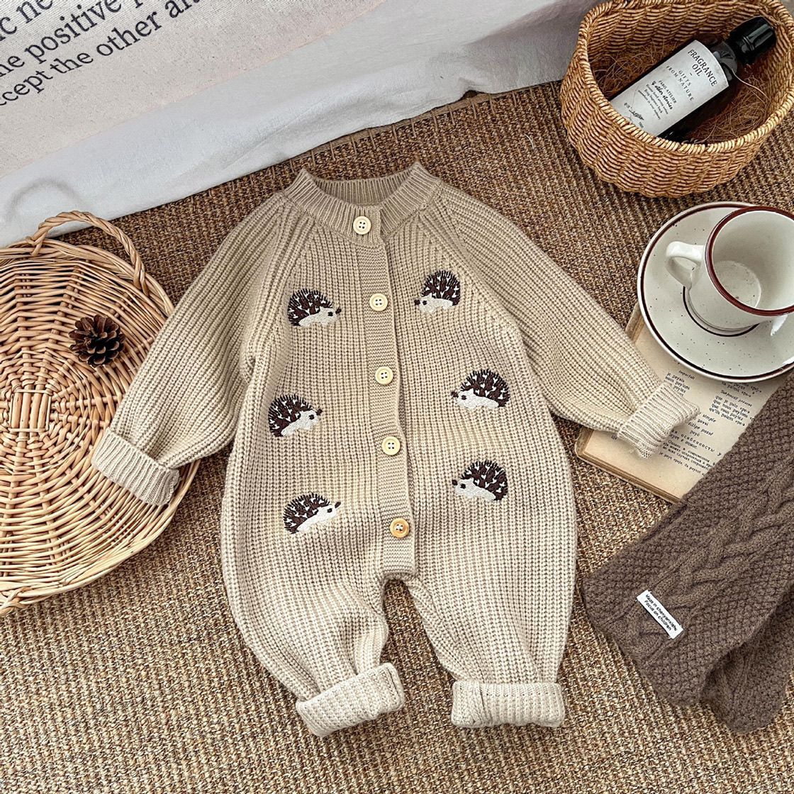 Korean style spring and autumn baby knitted romper, super cute little hedgehog knitted crawling suit for 100-day-old babies, perfect for going out.