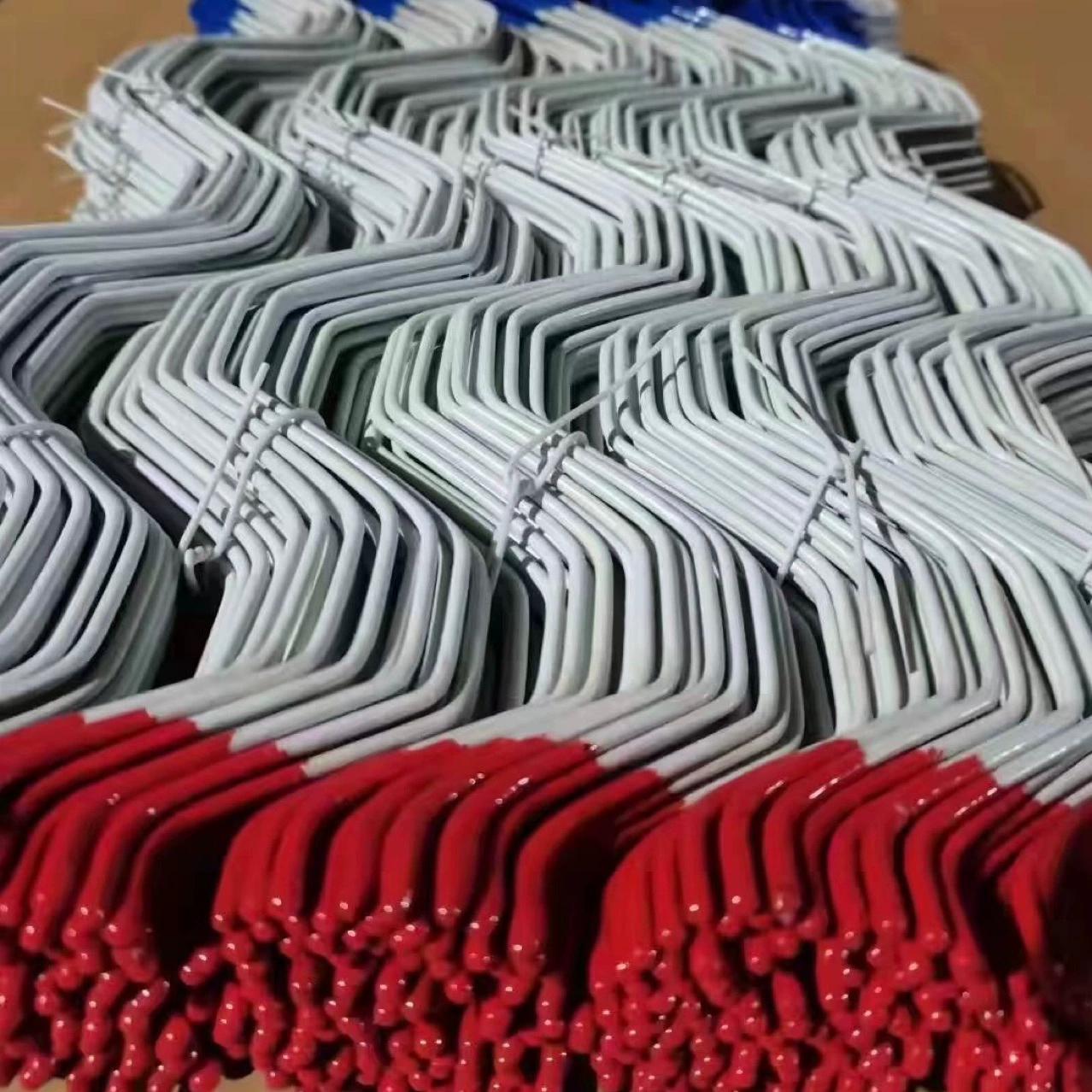 Крепления для теплиц, аксессуары для теплиц, клипсы для теплиц (Бейжин), белые клипсы для теплиц, ветроустойчивые клипсы для пленки, клипсы для теплиц.