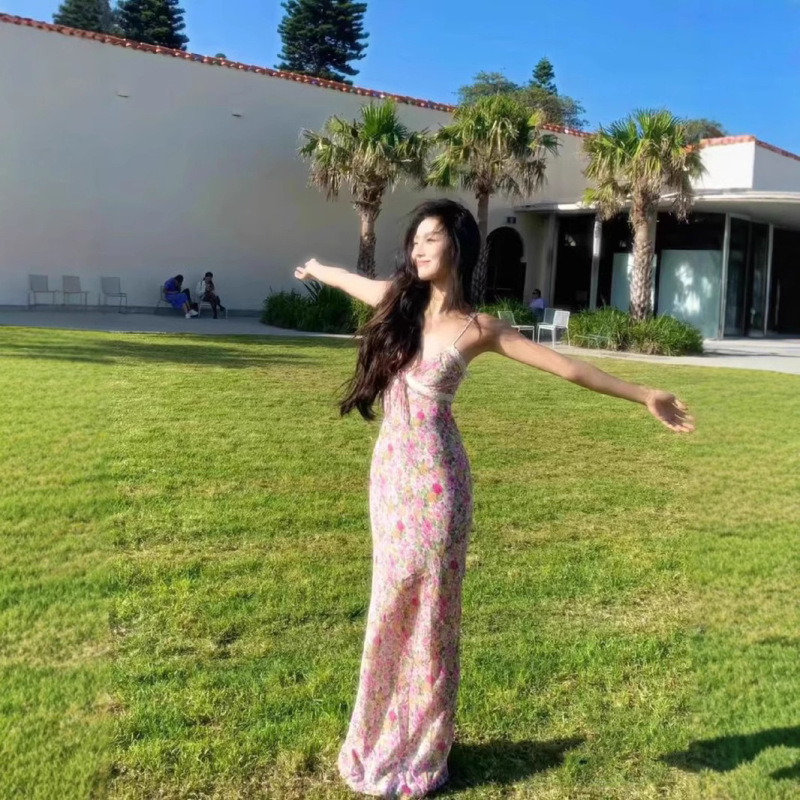 Pure Desire Hot Girl Atmosphere Holiday Style Long Dress Sexy V-Neck Lace Stitching Slim Fit Hip Sling dress