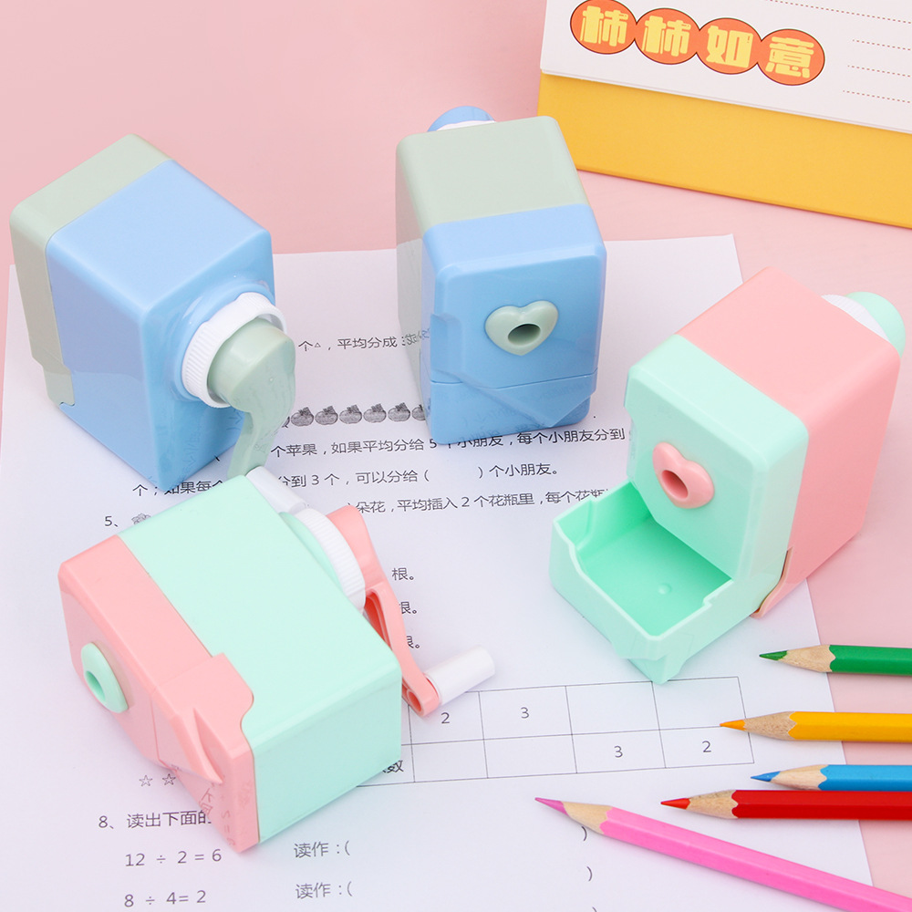 Caricatura amor automático en el lápiz manual lápiz afilador especial para estudiantes y niños afilador de lápiz papelería al por mayor