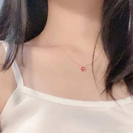 2025年新款小桃花项链女轻奢小众设计感高级粉色花朵锁骨链