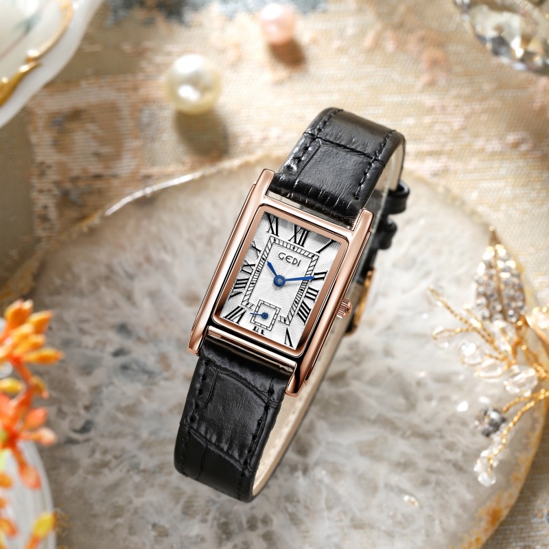 2024 Nuovo orologio creativo alla moda con due aghi e mezzo Orologio da donna al quarzo versatile in stile retrò Orologio da donna con cintura a piastra quadrata piccola_voghion.com