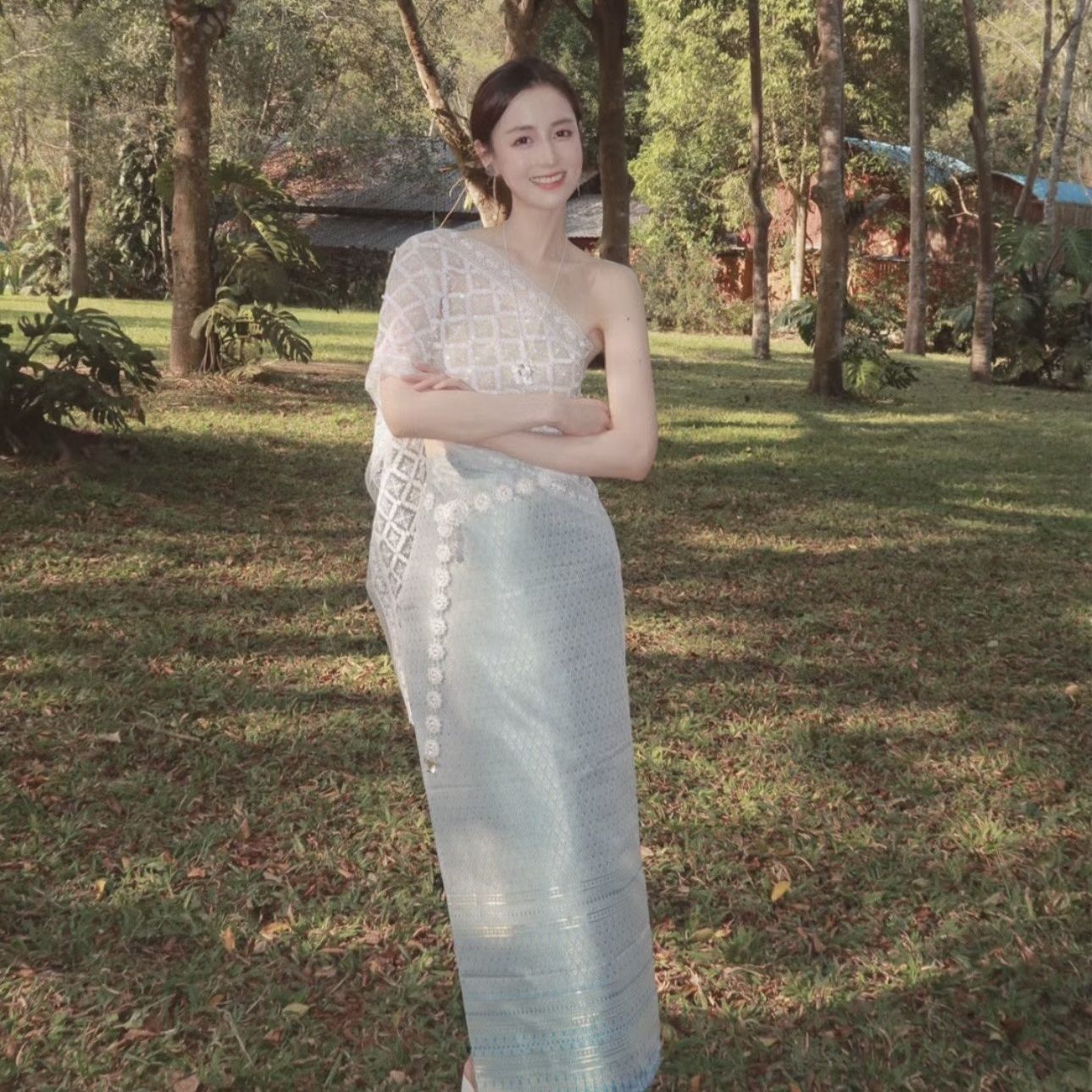 22가지 스타일의 스커트 + 튜브탑 + 숄 + 플루메리아 머리핀