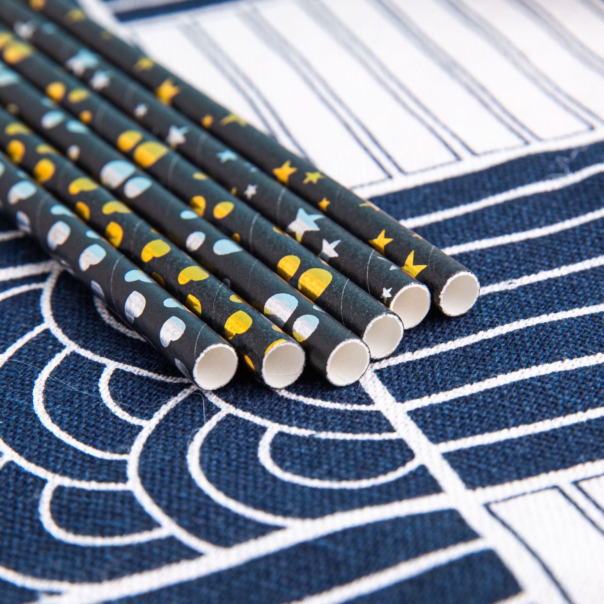 Una gran cantidad de en stock paja de papel desechable al por mayor paja de papel degradable serie púrpura paja transfronteriza Amazon