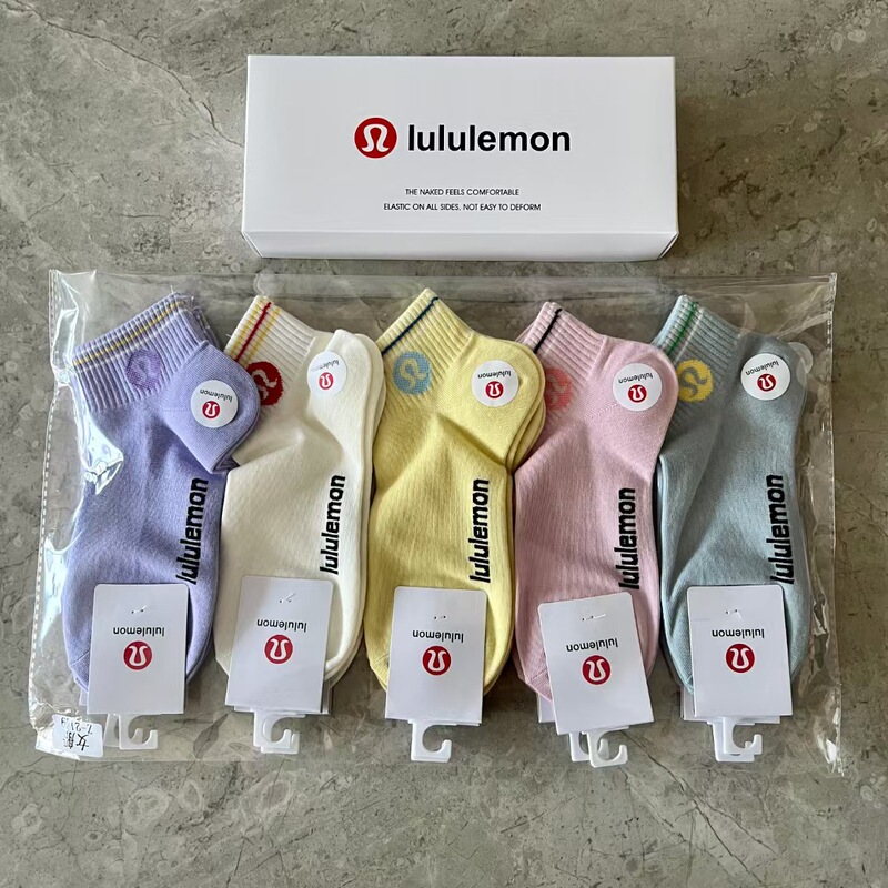 New lulu men's and women's sports socks cotton socks cotton thread breathable Lulu tide brand letter short tube boxed socks wholesale