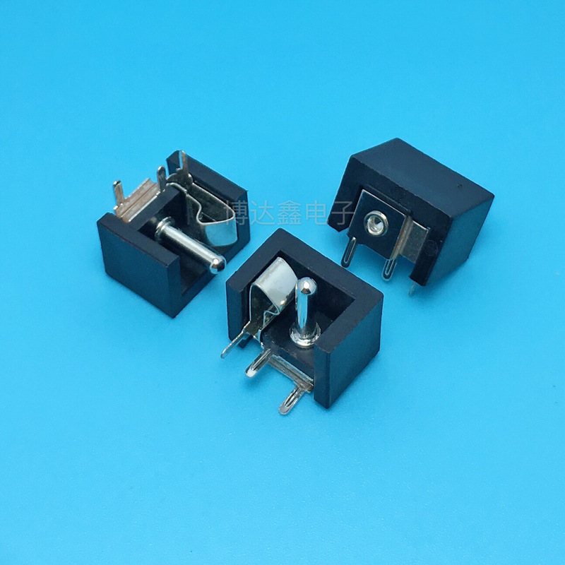 DC-010 Power Socket 3-pin Pin Pin 2.0mm Pin DC Charging Female Socket Connector