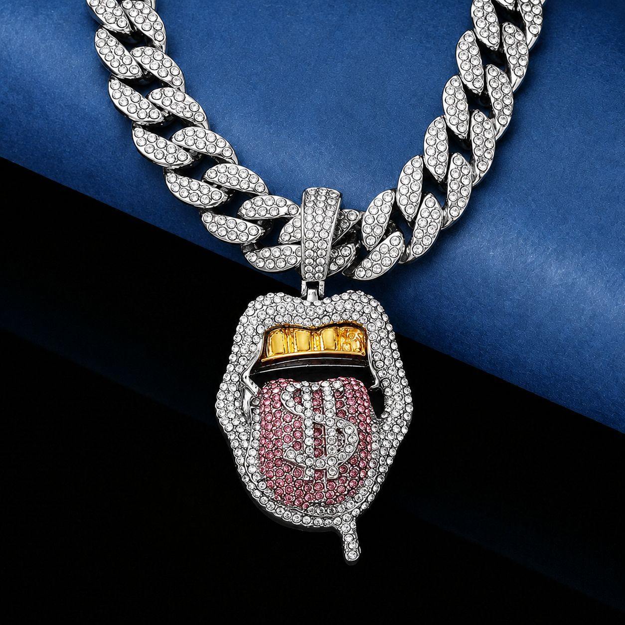 Moneda 3D peculiar de aleación, chica europea y americana, hip-hop, colgante de calavera con lengua, hebilla de reloj con diamantes, cadena cubana para clavícula