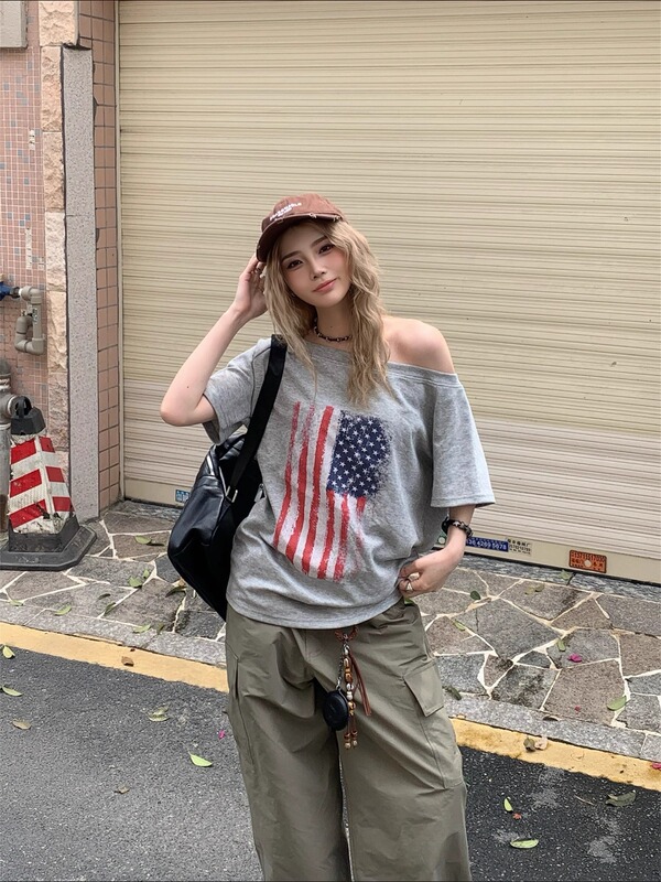 ドロップシッピングオフショルダー半袖レディース Tシャツワンショルダー 2025 新しい女性のルーズレイジーリラックスオフショルダートップ|undefined