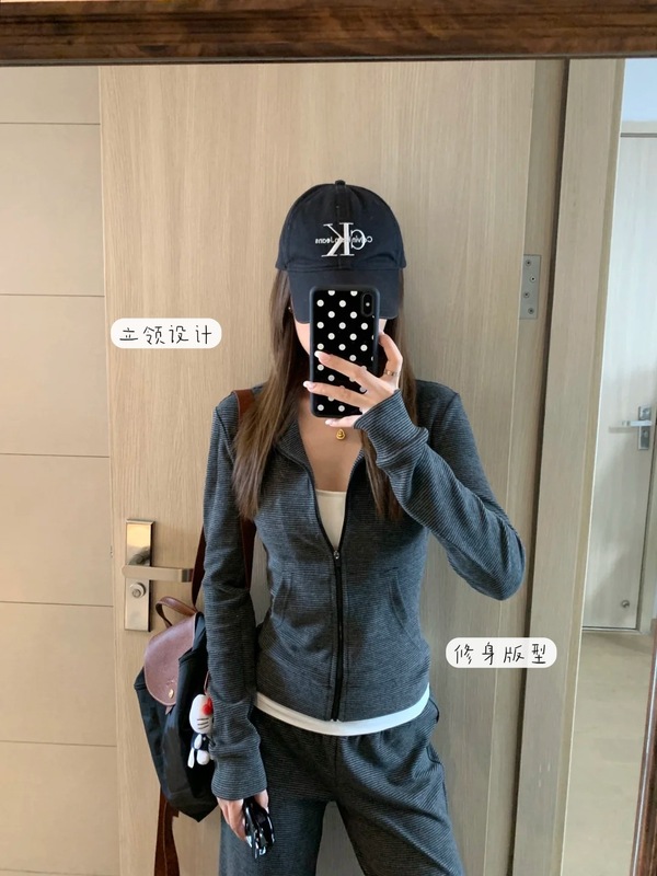 修身条纹外套女款秋2025新款早秋灰色上衣韩系运动套装老钱风穿搭|undefined