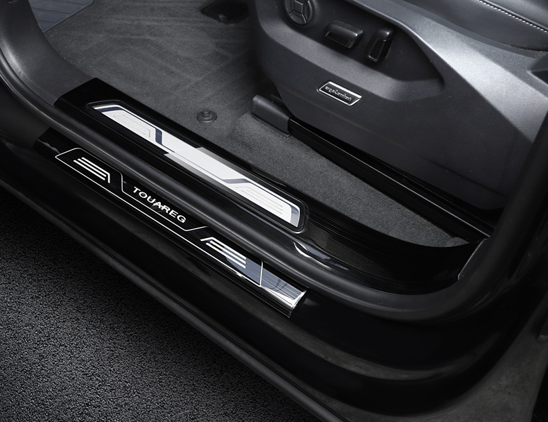 Suitable for 19-26 Volkswagen Touareg models: door sill trim, welcome step, footrest, stainless steel protective modification
