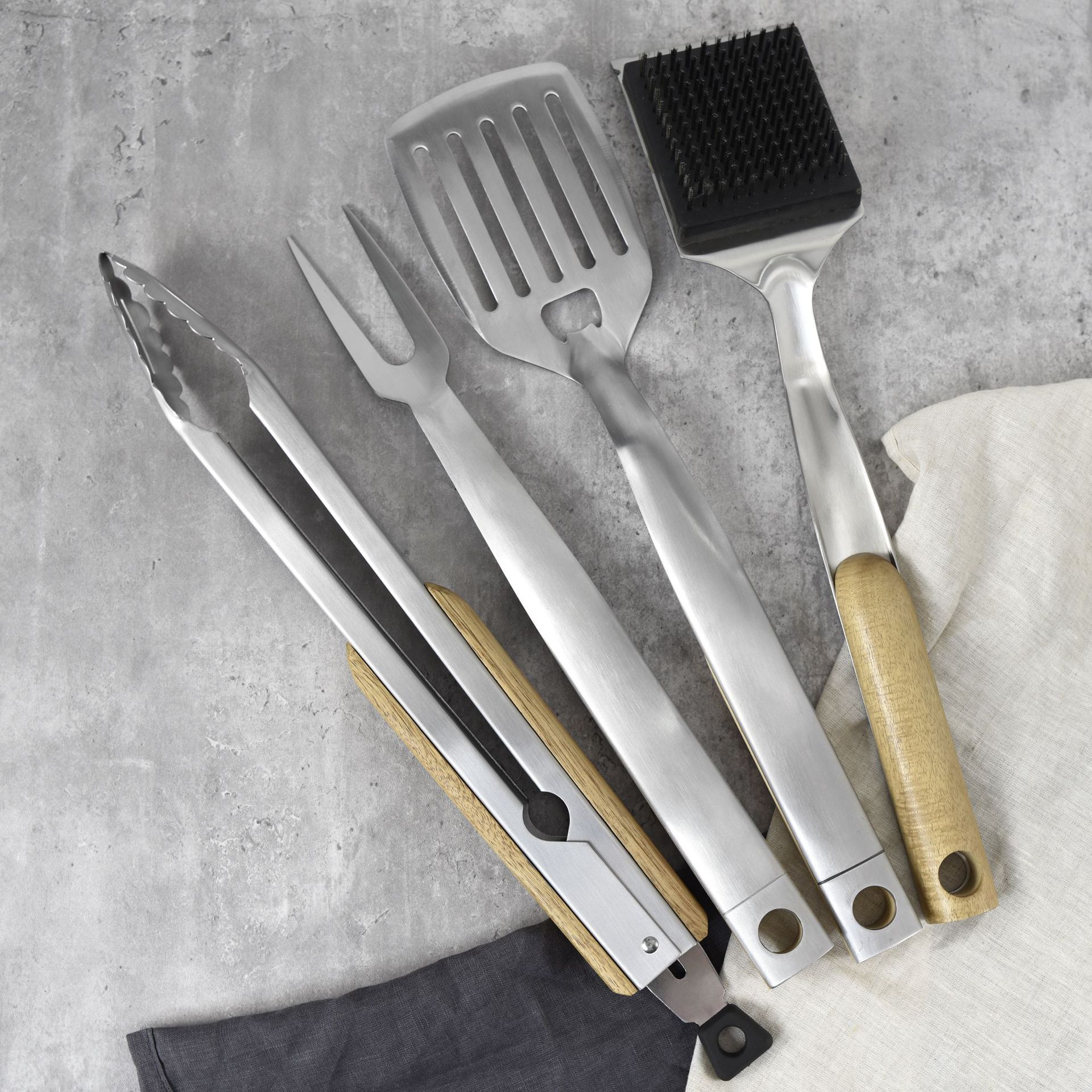 The new cross-border BBQ barbecue tool Acacia Handle outdoors Picnic High-end Stainless steel BBQ barbecue tool