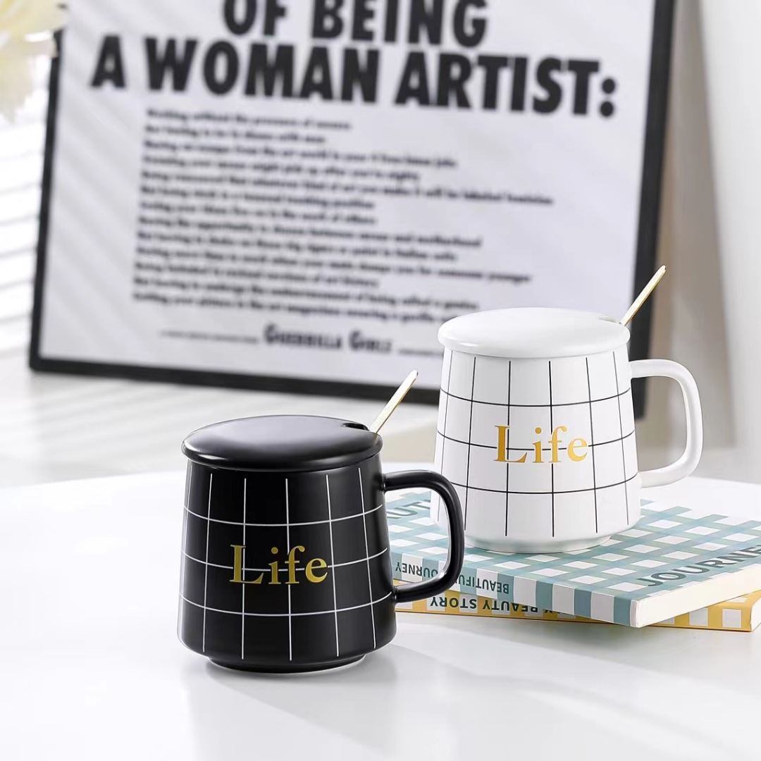 Estilo nórdico personalizado fresco simple Taza de cerámica con tapa cuchara taza de café regalo de la Oficina taza para beber