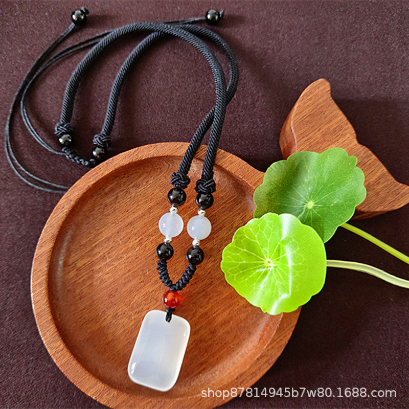 스몰 사이즈 흰색 chalcedony 무물질 카드 22*16 (고급 블랙 로프 포함)