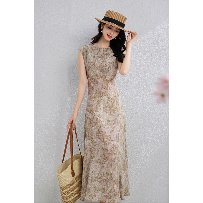 Silk Long Dress 100% Mulberry Silk Elegant Round Neck Slimming High-End Luxury Women's Dress with a Feminine Touch Silk Long Dress 100% Mulberry Silk Elegant Round Neck Slimming High-End Luxury Women's Dress with a Feminine Touch