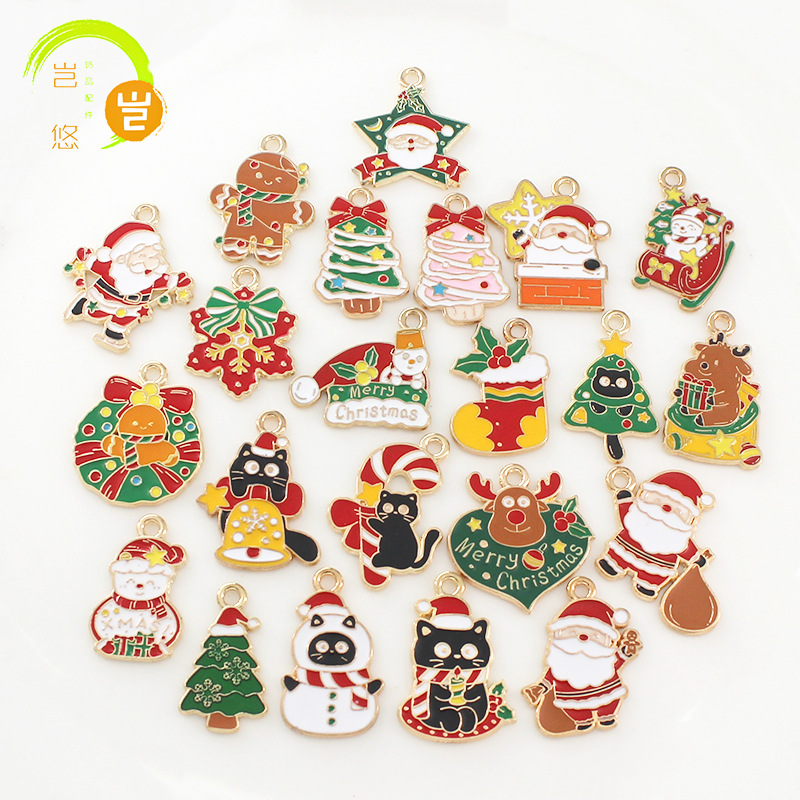 D Santa Elk Snowman Christmas Tree Pendant Keychain Pendant Accessories Decorative Creative Earrings DIY