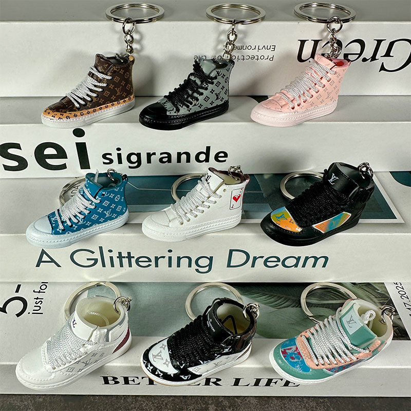 V鞋模钥匙扣立体鞋模创意L包包汽车挂件外贸跨境饰品挂饰现货批发