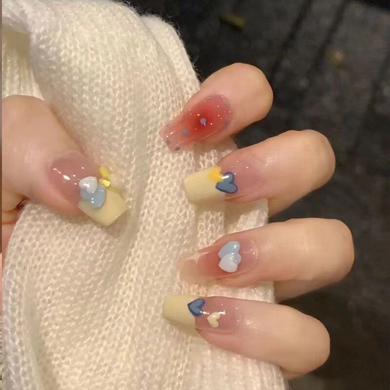 夏の新しいインスタイルウェアラブルネイルピュアデューティーマニキュアパッチホワイトニング取り外し可能なネイルパッチロングとショートスタイルの完成品|undefined