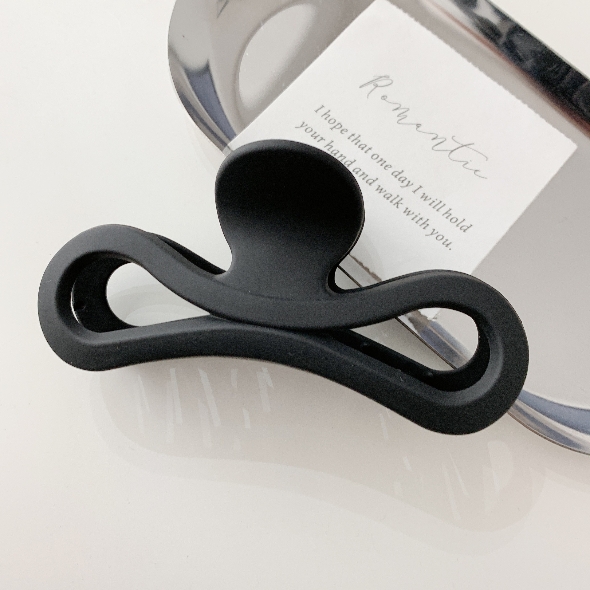 Clip de pelo negro pequeño clip de pelo femenino tocado Cabeza trasera horquilla alta Cola de Caballo horquilla fija clip de tiburón grande al por mayor