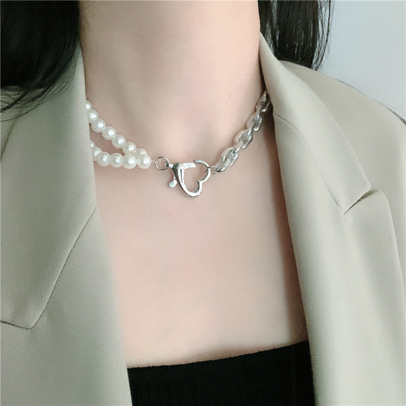 Simple Heart Buckle Pearl Clavicle Chain display picture 5