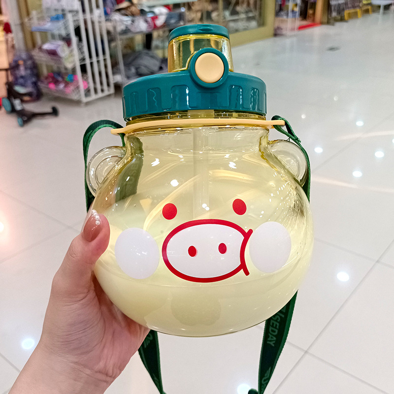 Linda taza de agua infantil con pajita de dibujos animados, taza de plástico con forma de cerdo, súper adorable con correa y tapa emergente, taza de gran capacidad.