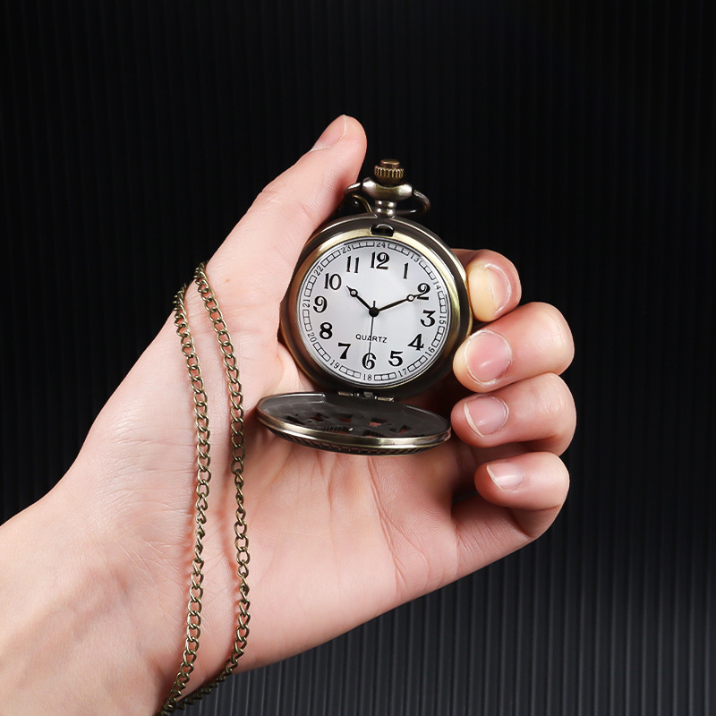 New hollow design retro flip watch for seniors, unisex student pocket watch, old Shanghai wall clock, electronic quartz watch